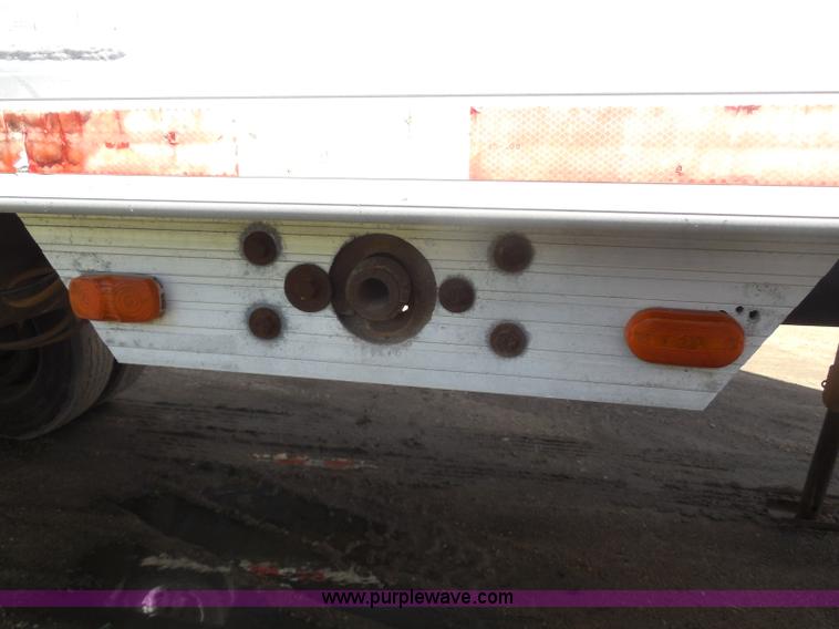 image for item H3216 1994 Travis end dump trailer