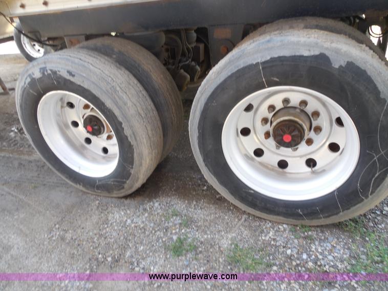 image for item H3216 1994 Travis end dump trailer