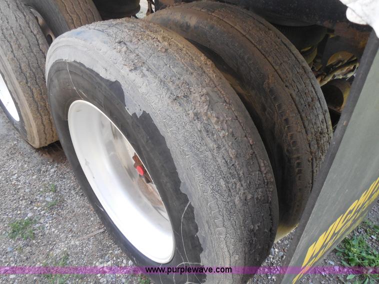 image for item H3216 1994 Travis end dump trailer