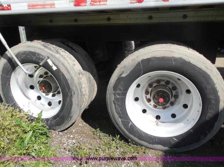 image for item H3216 1994 Travis end dump trailer