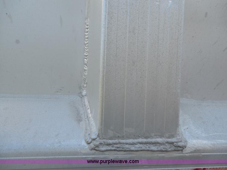 image for item H3216 1994 Travis end dump trailer