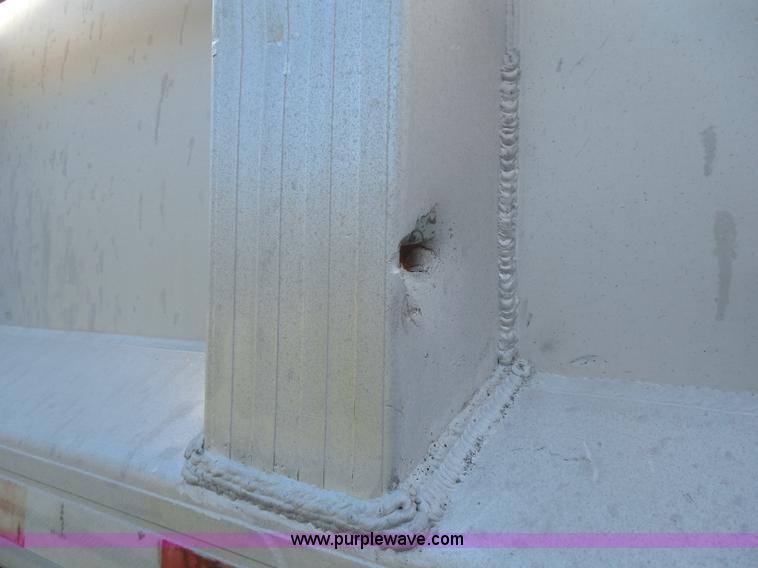 image for item H3216 1994 Travis end dump trailer