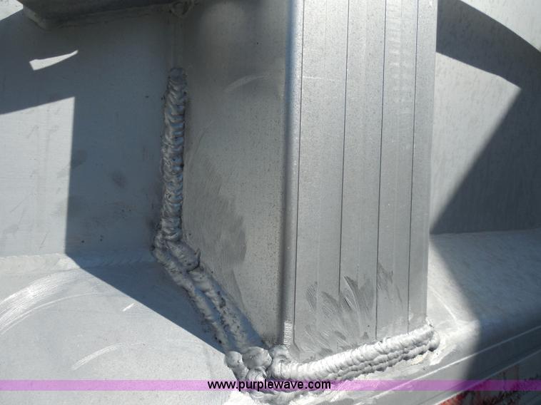 image for item H3216 1994 Travis end dump trailer