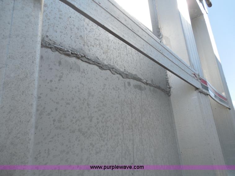 image for item H3216 1994 Travis end dump trailer