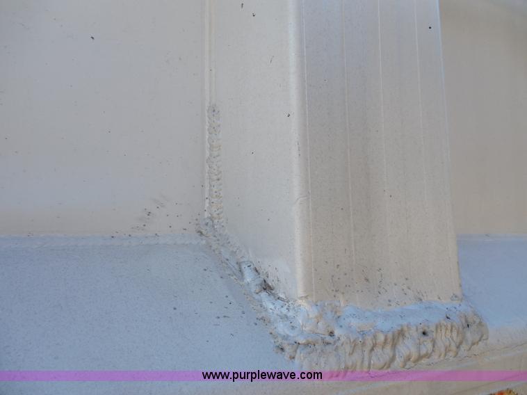 image for item H3216 1994 Travis end dump trailer