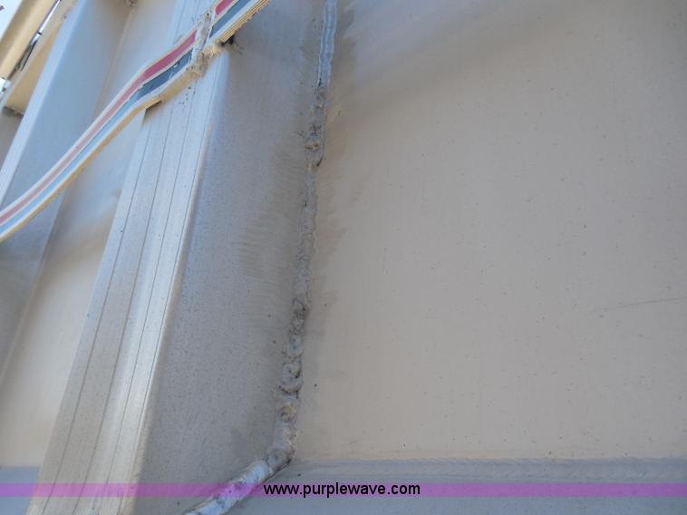 image for item H3216 1994 Travis end dump trailer