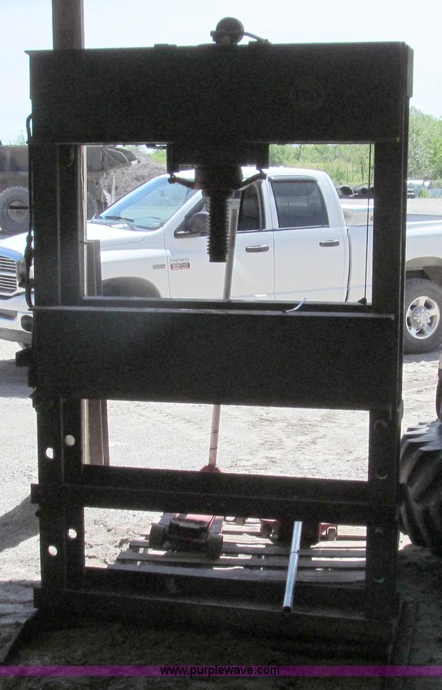 image for item O9173 Press-Arbor 75 ton press