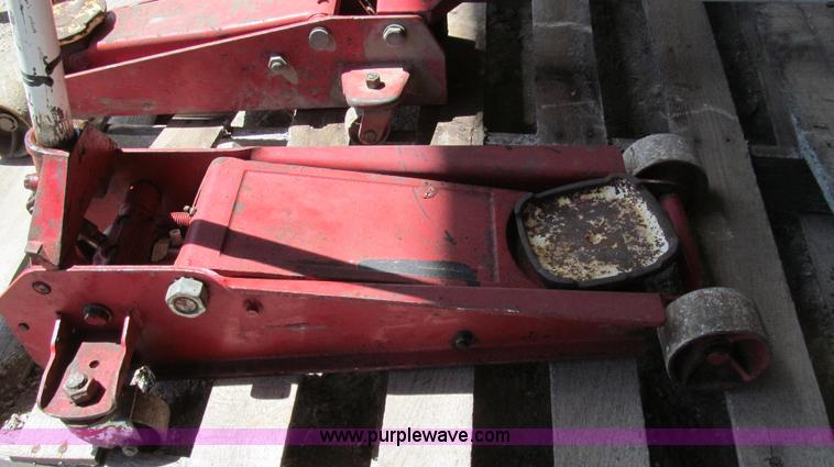 image for item O9174 (2) hydraulic floor jacks
