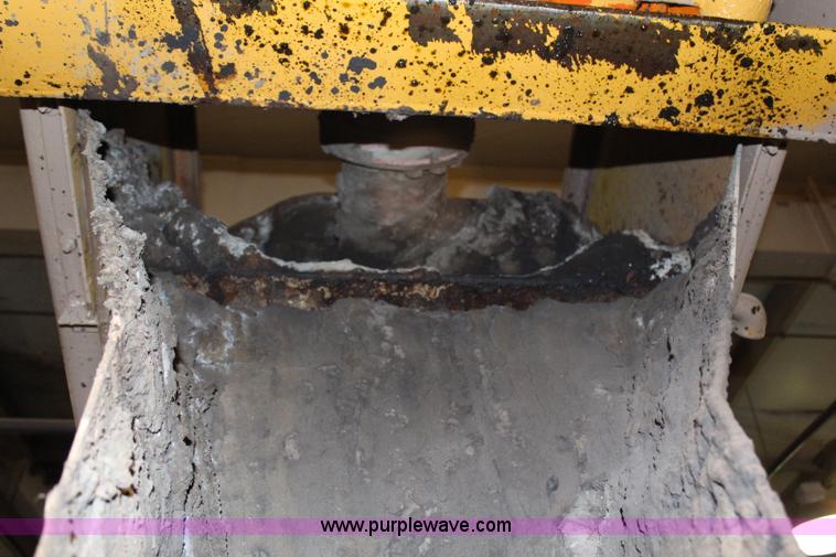 image for item S9998 Armadillo 25'L x 36"D sand screw