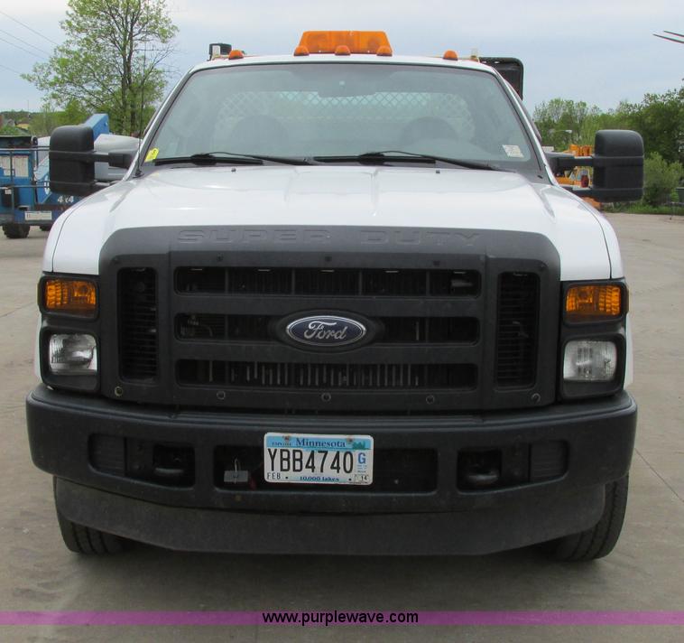 image for item A8533 2008 Ford F350  XL Super Duty service truck