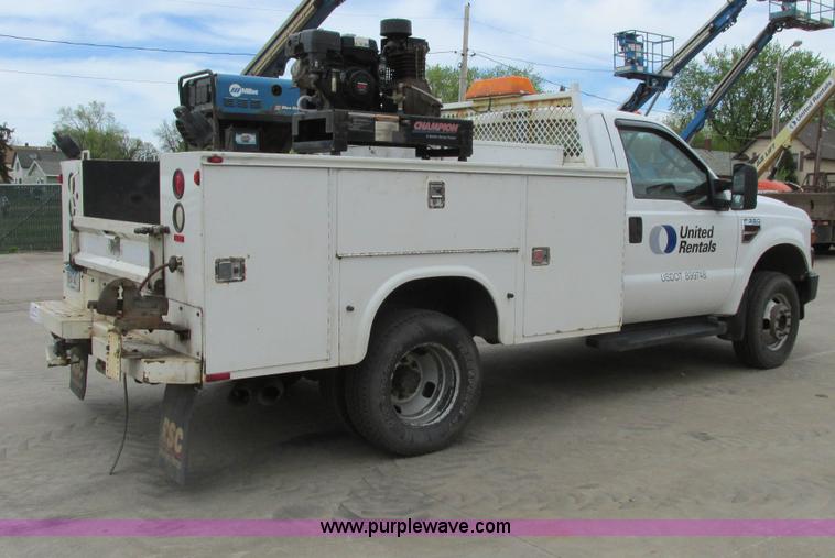 image for item A8533 2008 Ford F350  XL Super Duty service truck