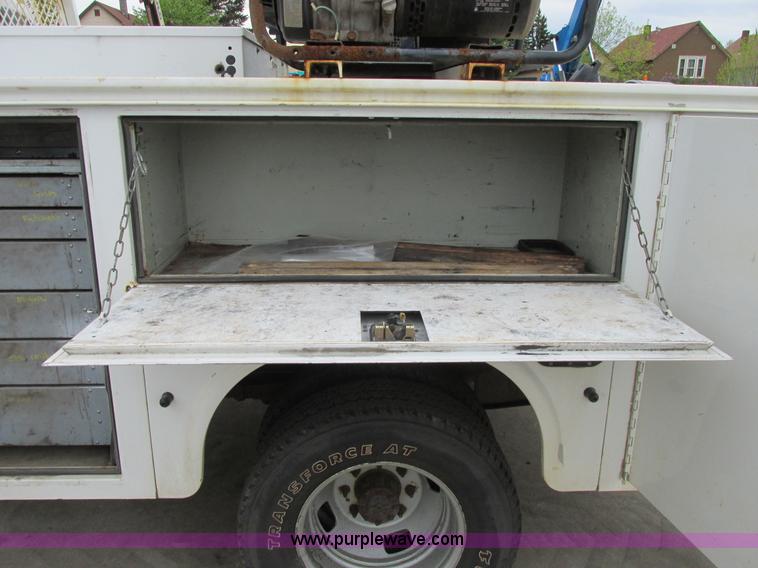 image for item A8533 2008 Ford F350  XL Super Duty service truck