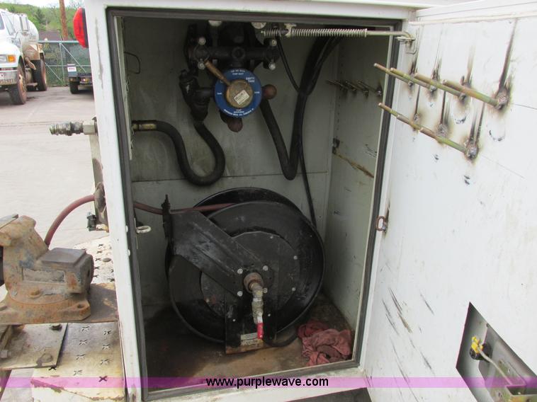 image for item A8533 2008 Ford F350  XL Super Duty service truck