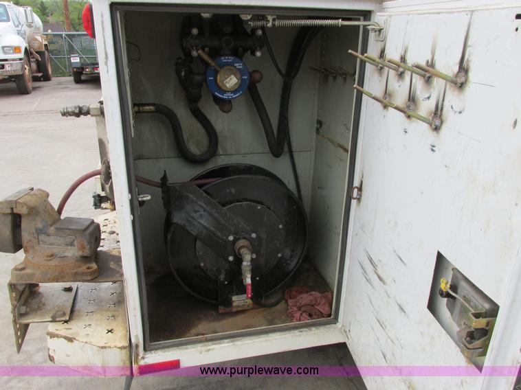 image for item A8533 2008 Ford F350  XL Super Duty service truck