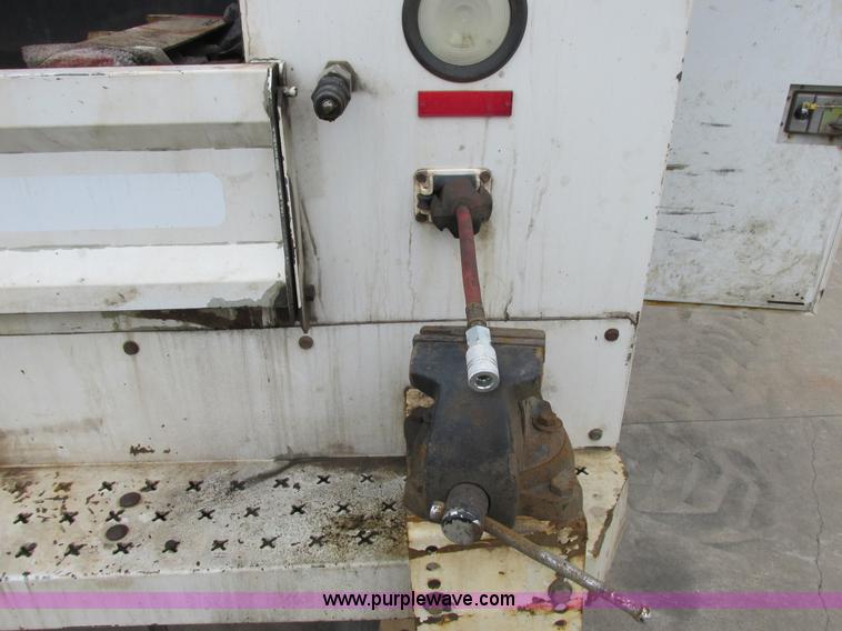 image for item A8533 2008 Ford F350  XL Super Duty service truck