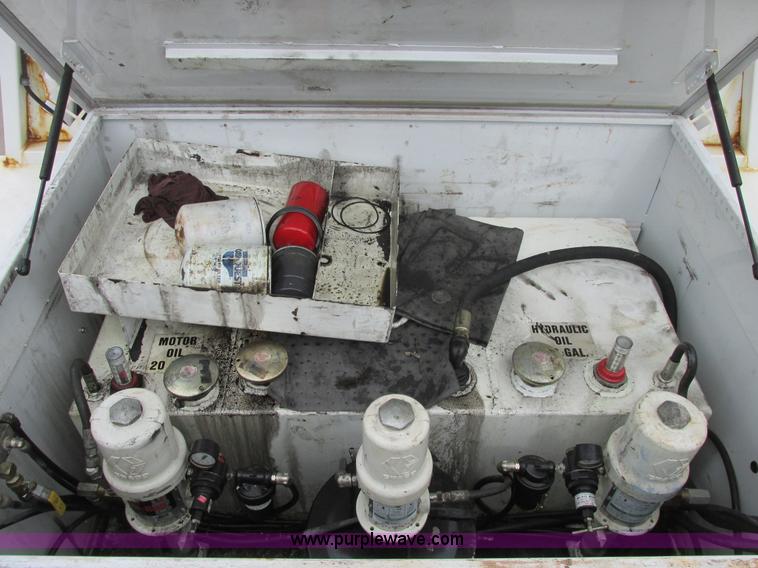 image for item A8533 2008 Ford F350  XL Super Duty service truck