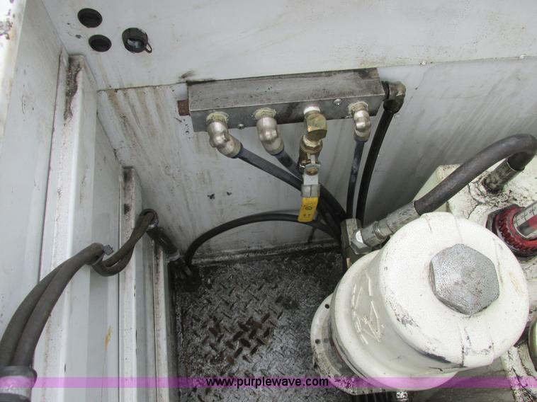 image for item A8533 2008 Ford F350  XL Super Duty service truck