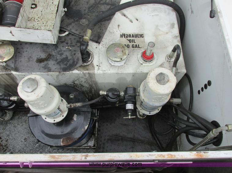 image for item A8533 2008 Ford F350  XL Super Duty service truck