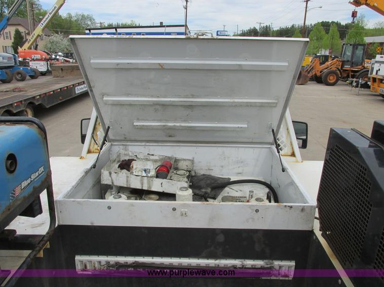 image for item A8533 2008 Ford F350  XL Super Duty service truck