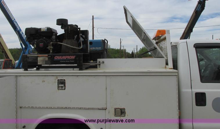 image for item A8533 2008 Ford F350  XL Super Duty service truck