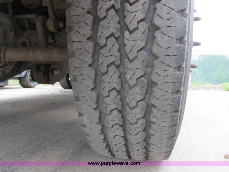 image for item A8533 2008 Ford F350  XL Super Duty service truck