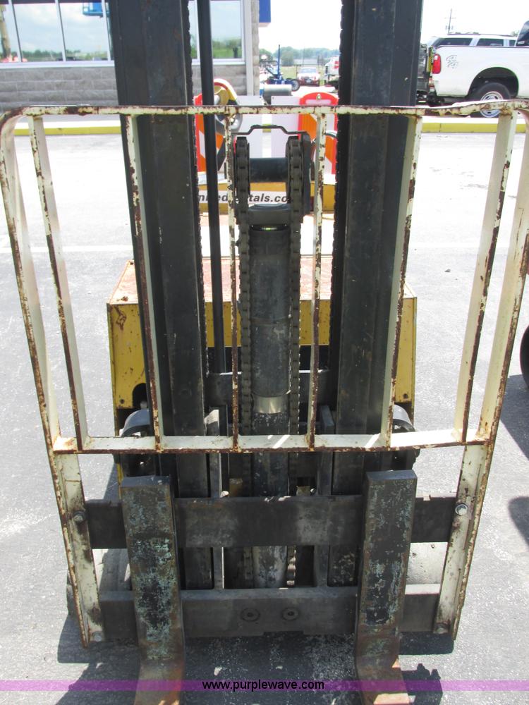 image for item AB9364 2005 Yale electric forklift