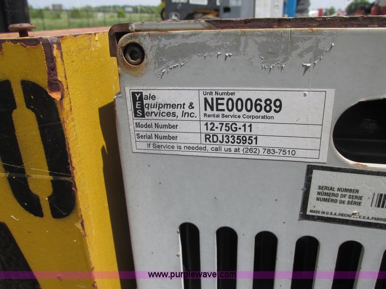 image for item AB9364 2005 Yale electric forklift