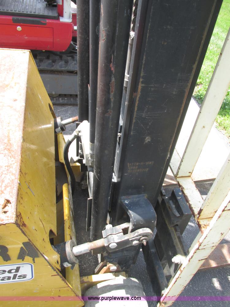 image for item AB9364 2005 Yale electric forklift