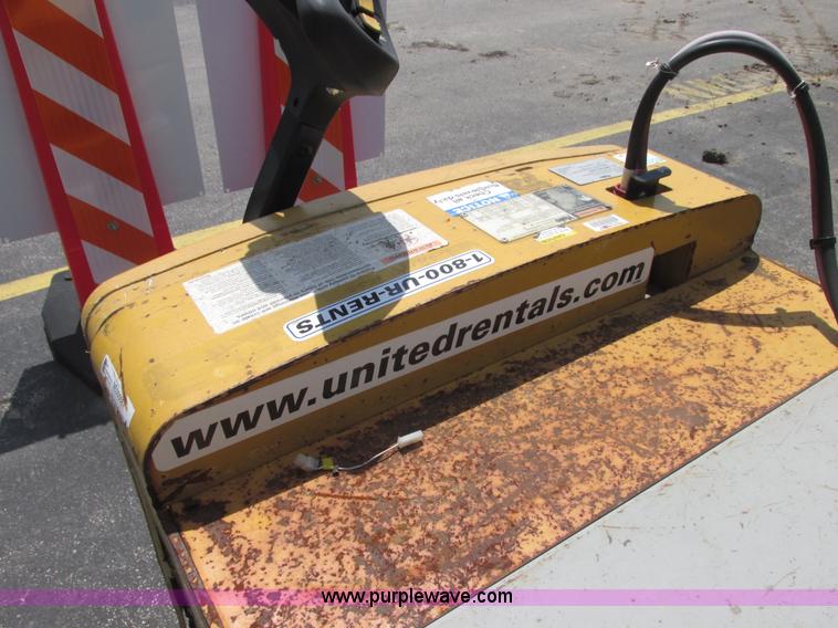image for item AB9364 2005 Yale electric forklift