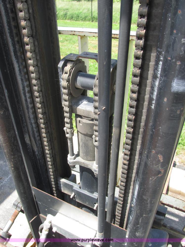 image for item AB9364 2005 Yale electric forklift