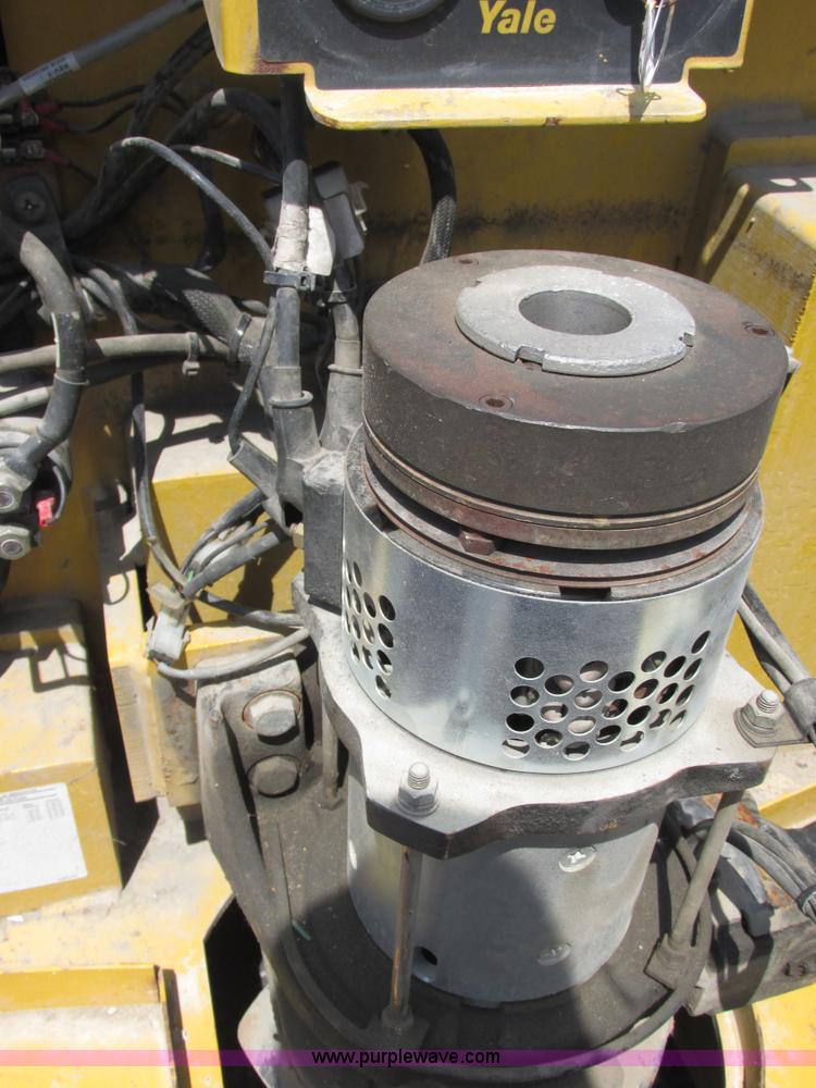 image for item AB9364 2005 Yale electric forklift
