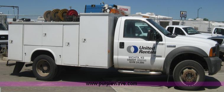 image for item D8310 2005 Ford F550 XL Super Duty service truck