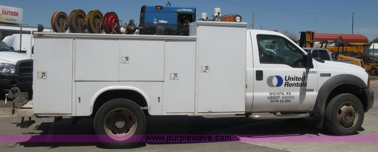 image for item D8310 2005 Ford F550 XL Super Duty service truck