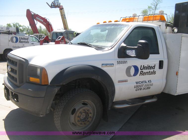 image for item D8310 2005 Ford F550 XL Super Duty service truck