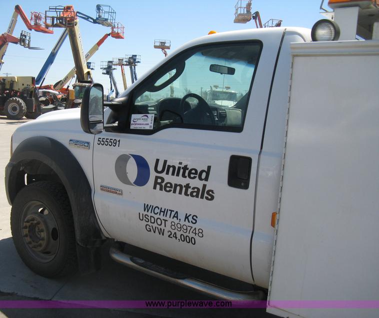 image for item D8310 2005 Ford F550 XL Super Duty service truck