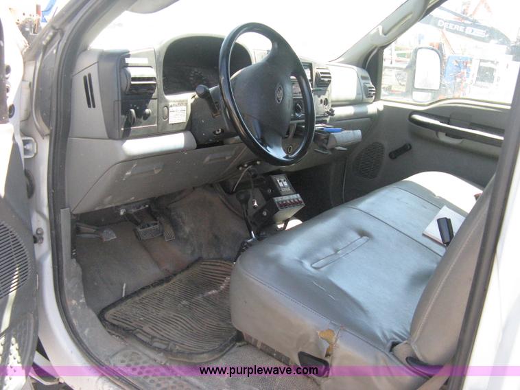 image for item D8310 2005 Ford F550 XL Super Duty service truck