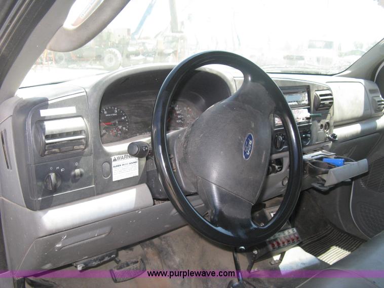 image for item D8310 2005 Ford F550 XL Super Duty service truck