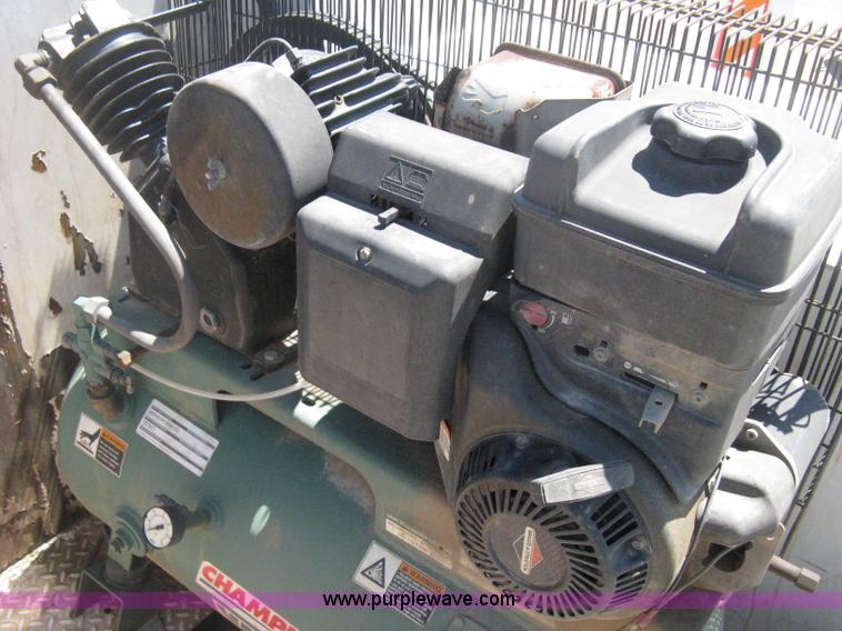 image for item D8310 2005 Ford F550 XL Super Duty service truck