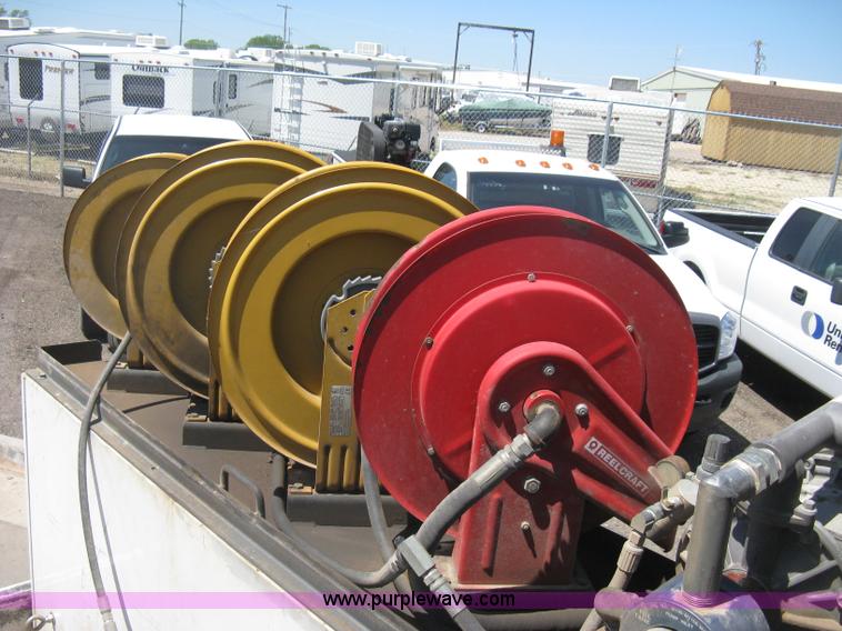 image for item D8310 2005 Ford F550 XL Super Duty service truck