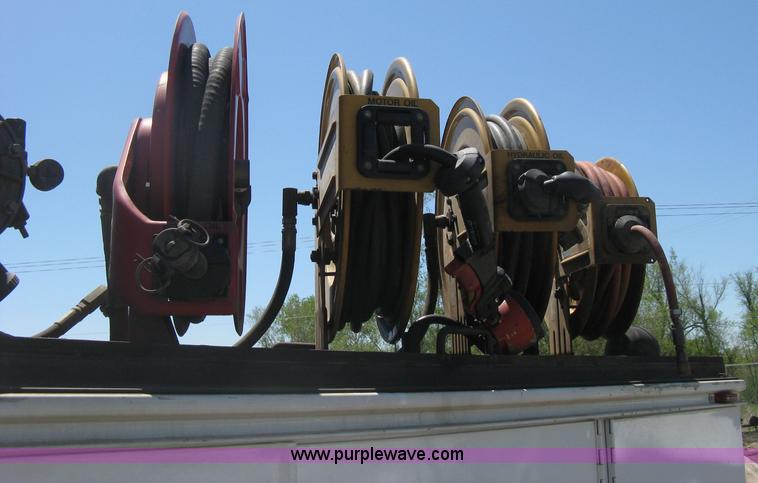 image for item D8310 2005 Ford F550 XL Super Duty service truck