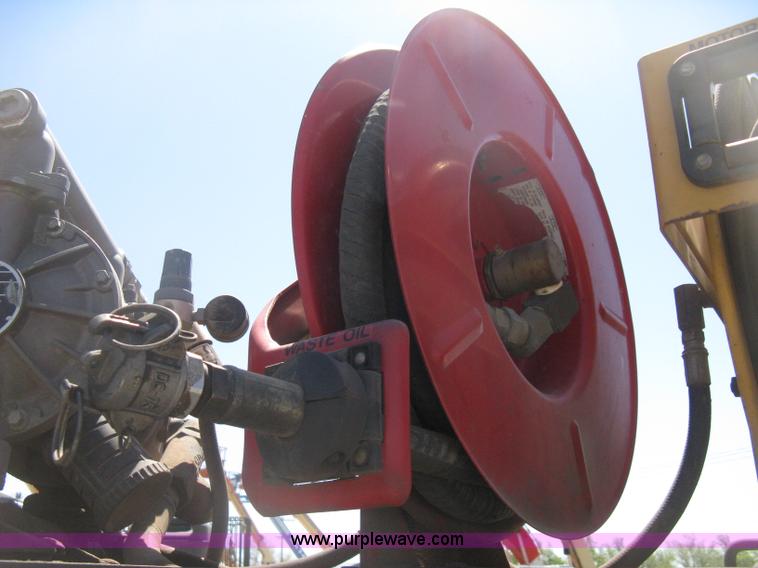 image for item D8310 2005 Ford F550 XL Super Duty service truck