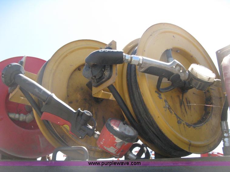 image for item D8310 2005 Ford F550 XL Super Duty service truck