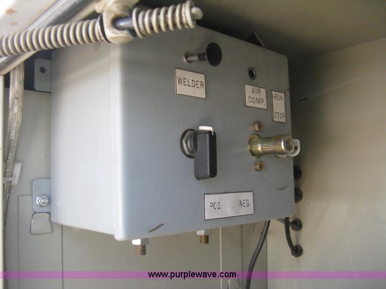 image for item D8310 2005 Ford F550 XL Super Duty service truck