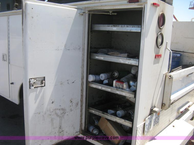 image for item D8310 2005 Ford F550 XL Super Duty service truck