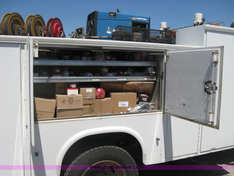 image for item D8310 2005 Ford F550 XL Super Duty service truck