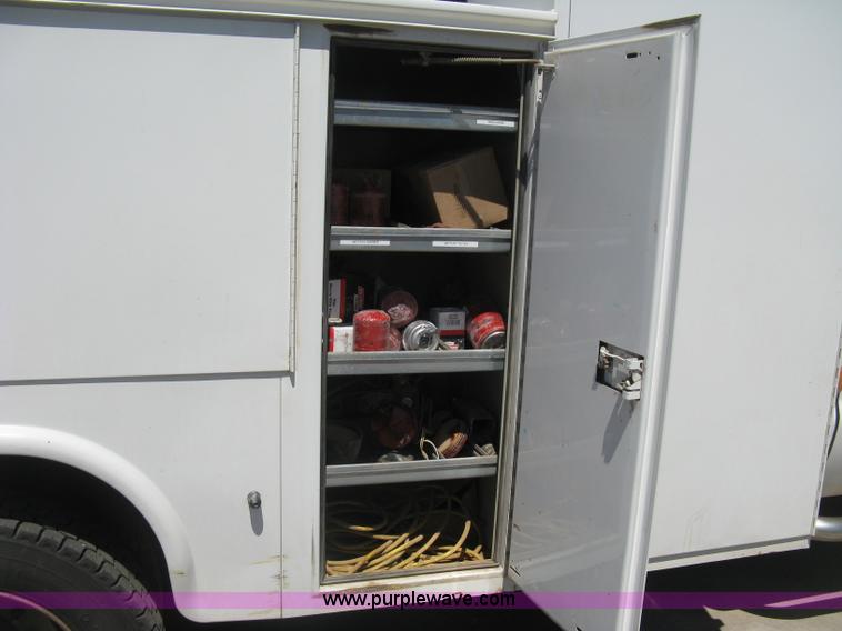 image for item D8310 2005 Ford F550 XL Super Duty service truck