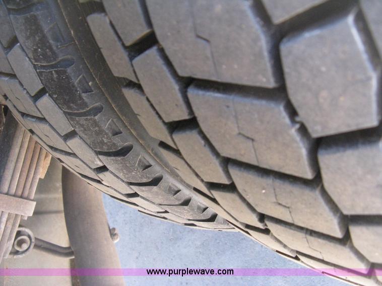 image for item D8310 2005 Ford F550 XL Super Duty service truck