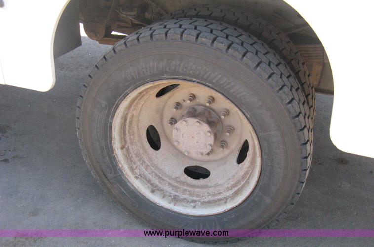 image for item D8310 2005 Ford F550 XL Super Duty service truck