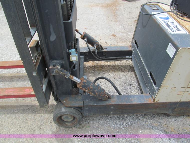image for item F5068 2000 Crown 40WBT walk-behind forklift