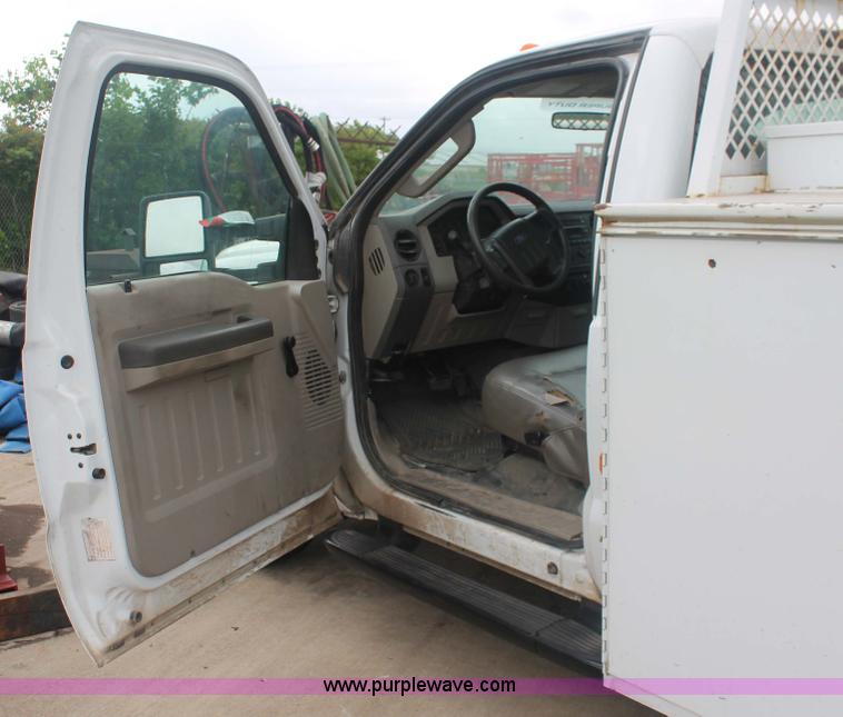 image for item H3501 2008 Ford F350 XL Super Duty service truck